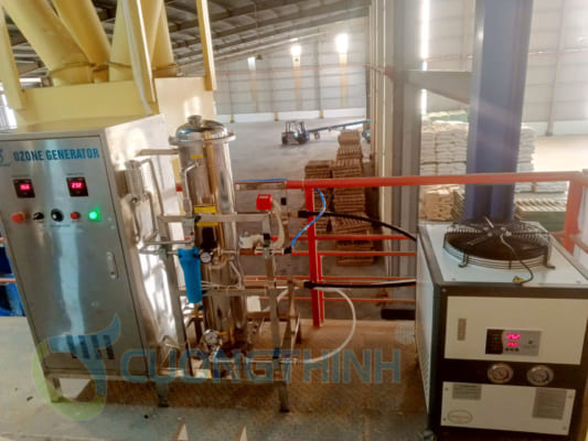 Bàn giao máy ozone công nghiệp Z-130 xử lý mùi khí tải Farmland vina